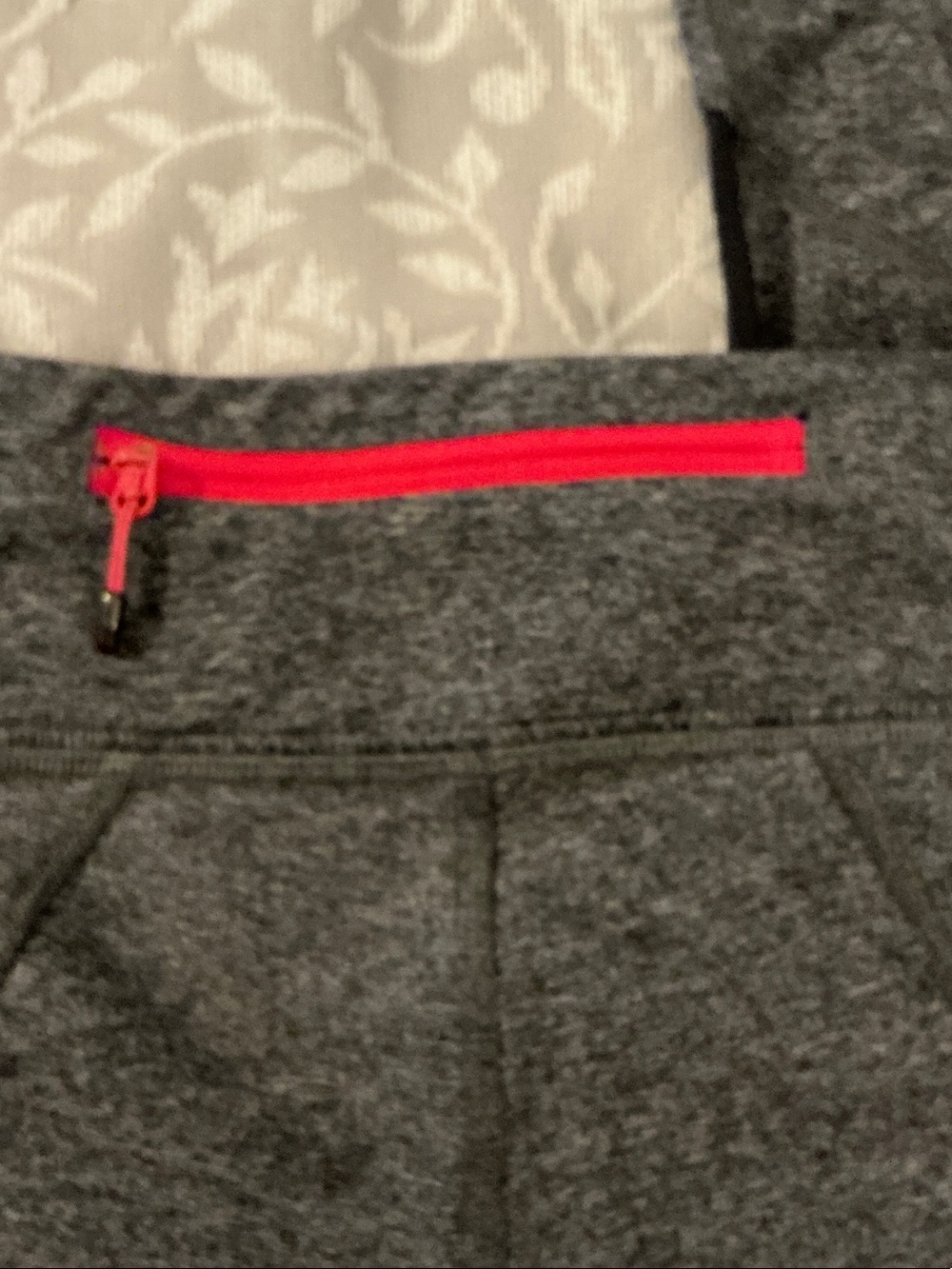 Lululemon Gray Athletic Leggings with Pink Accent - Picture 3 of 7